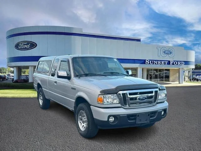 Used 2011 Silver Metallic Ford  image 1