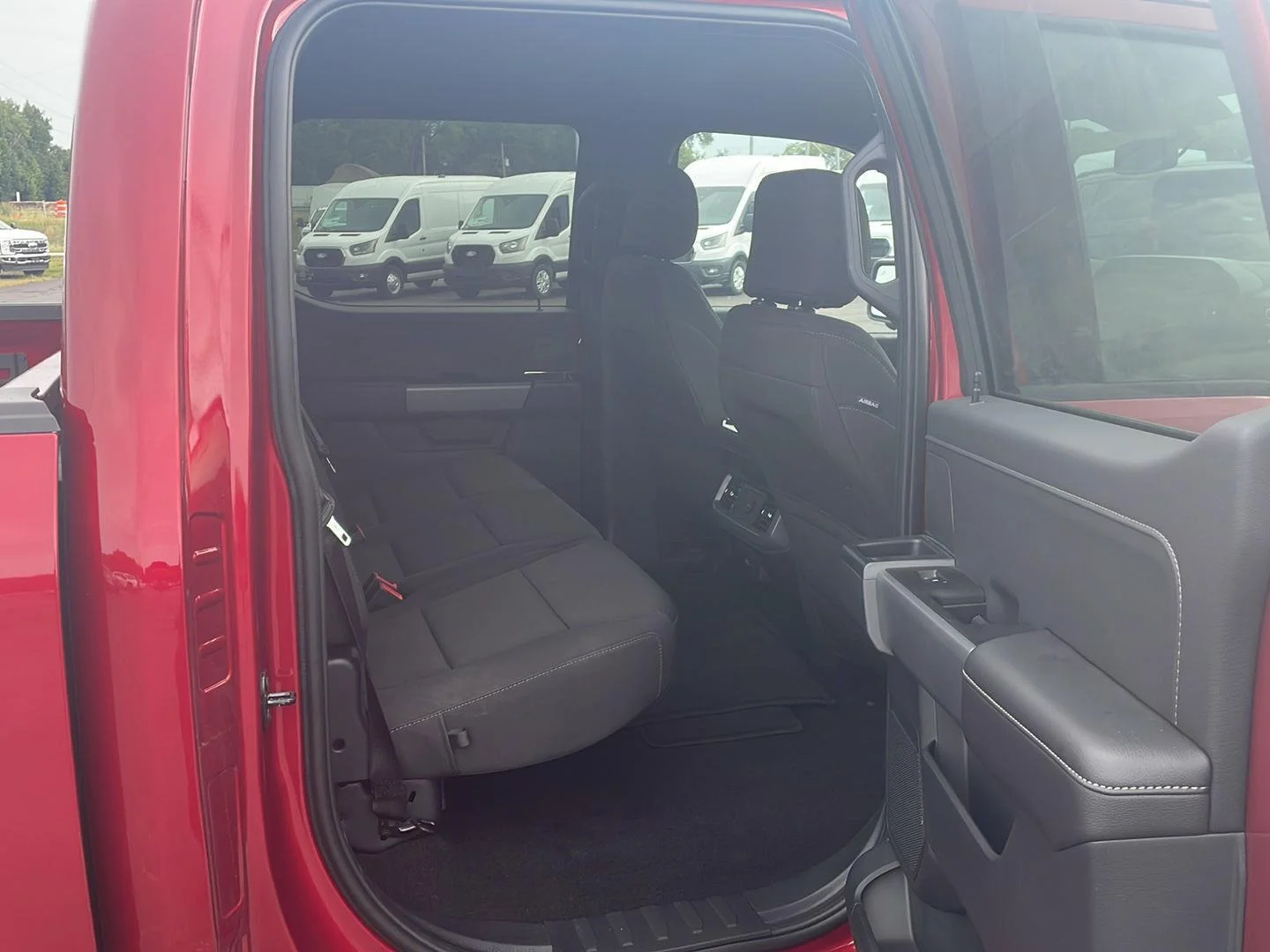 New 2026 Ruby Red Metallic Tinted Clearcoat Ford XLT image 30