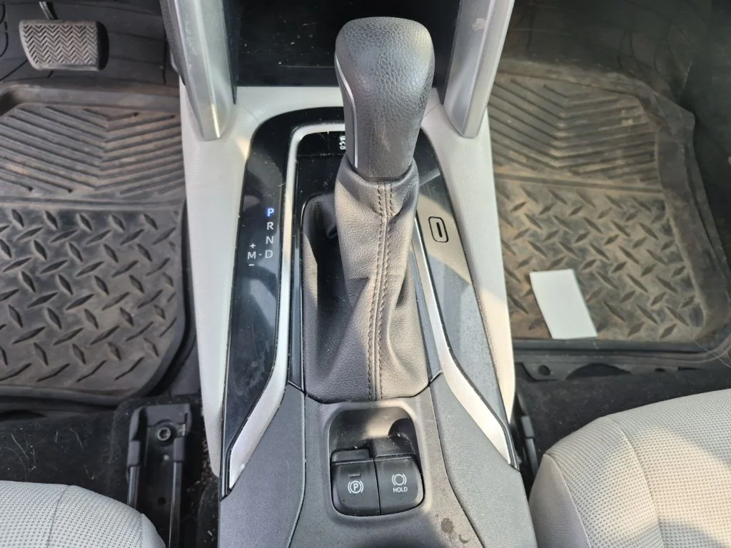 Used 2023 Pearl Toyota LE image 19