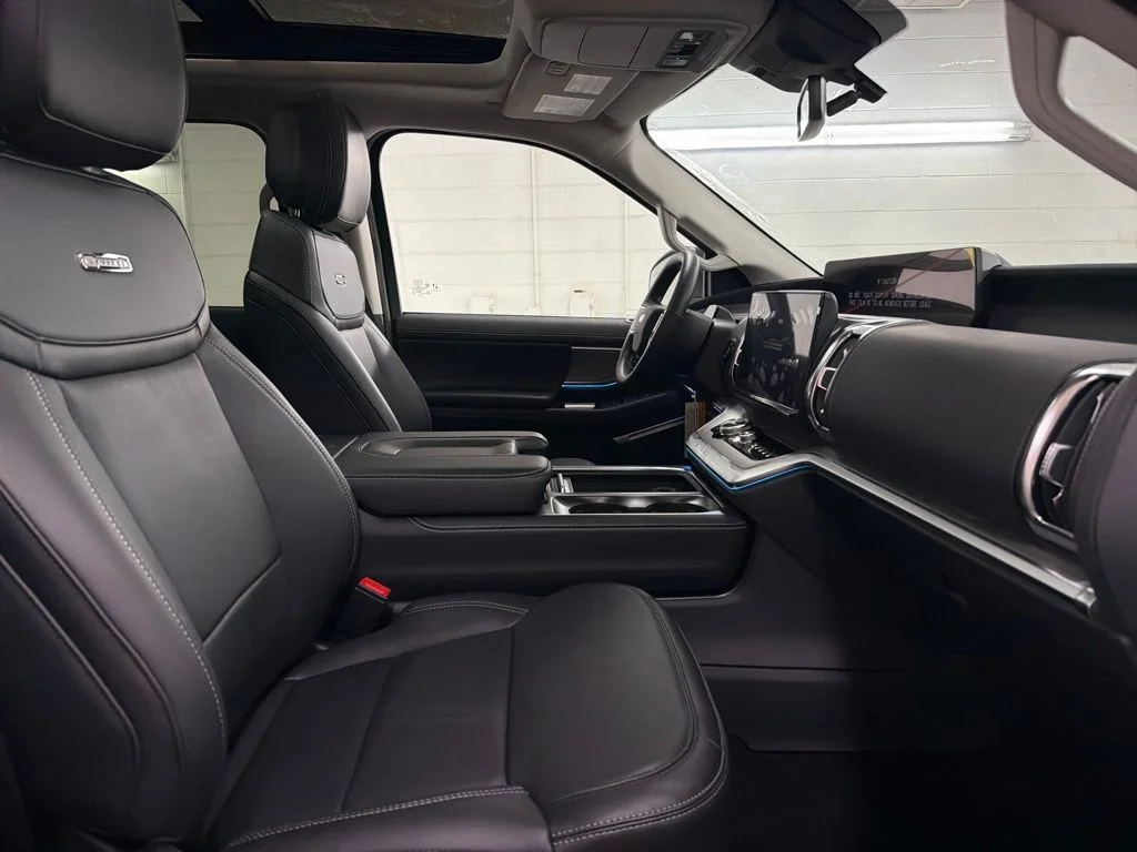 New 2026 White Ford Platinum image 29