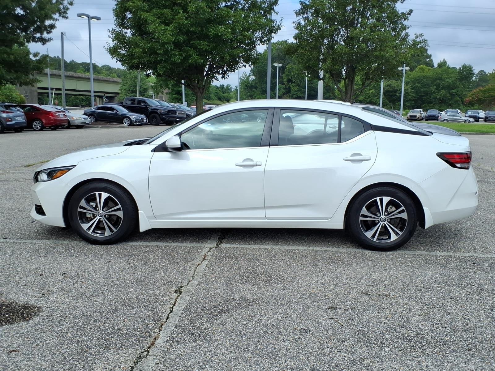 Used 2022 Aspen White TriCoat Pearl Nissan SV image 3