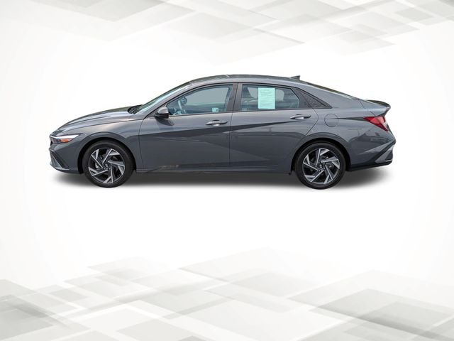 Used 2025 Gray Hyundai SEL Sport image 7