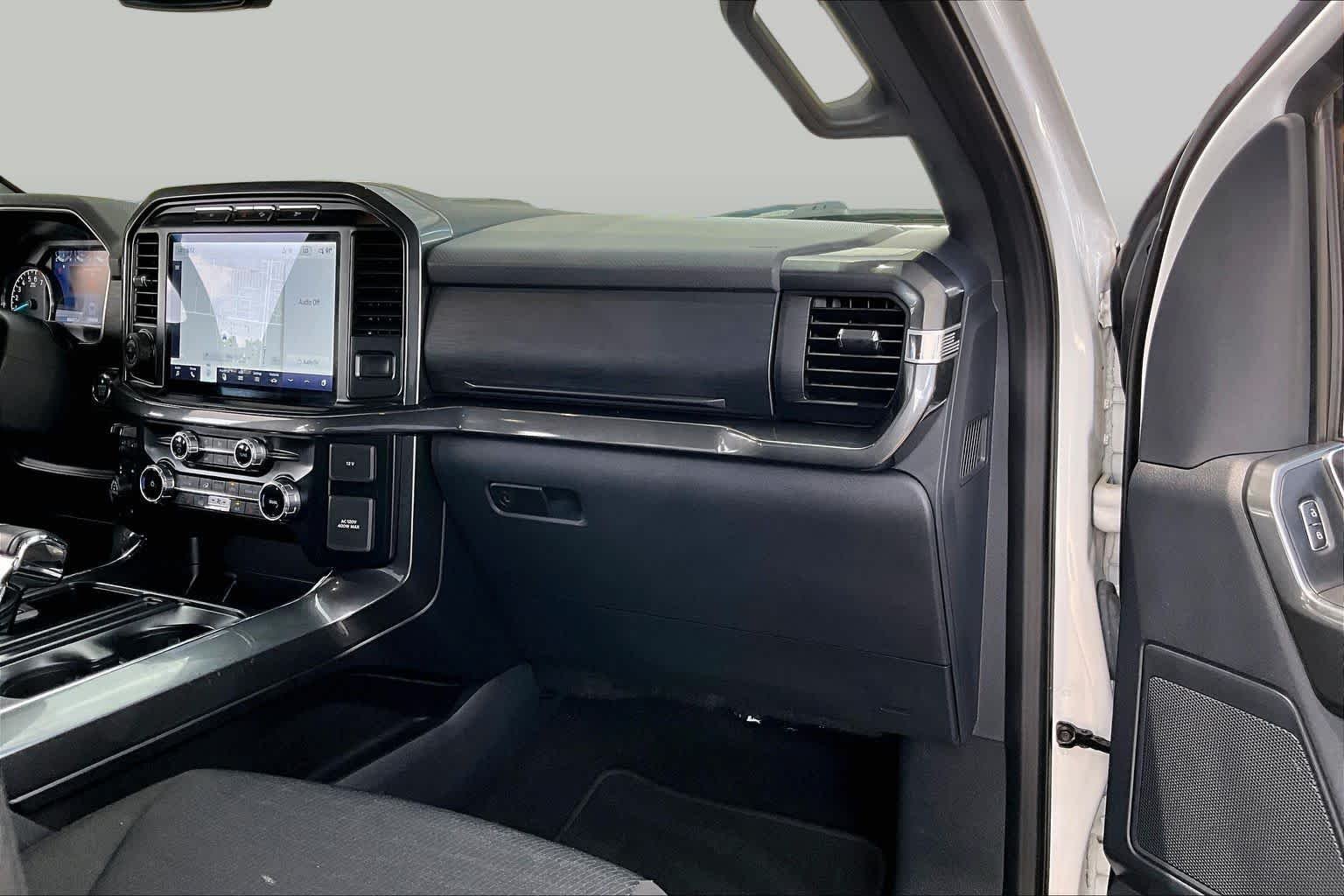 Used 2023 Oxford White Ford XLT image 19