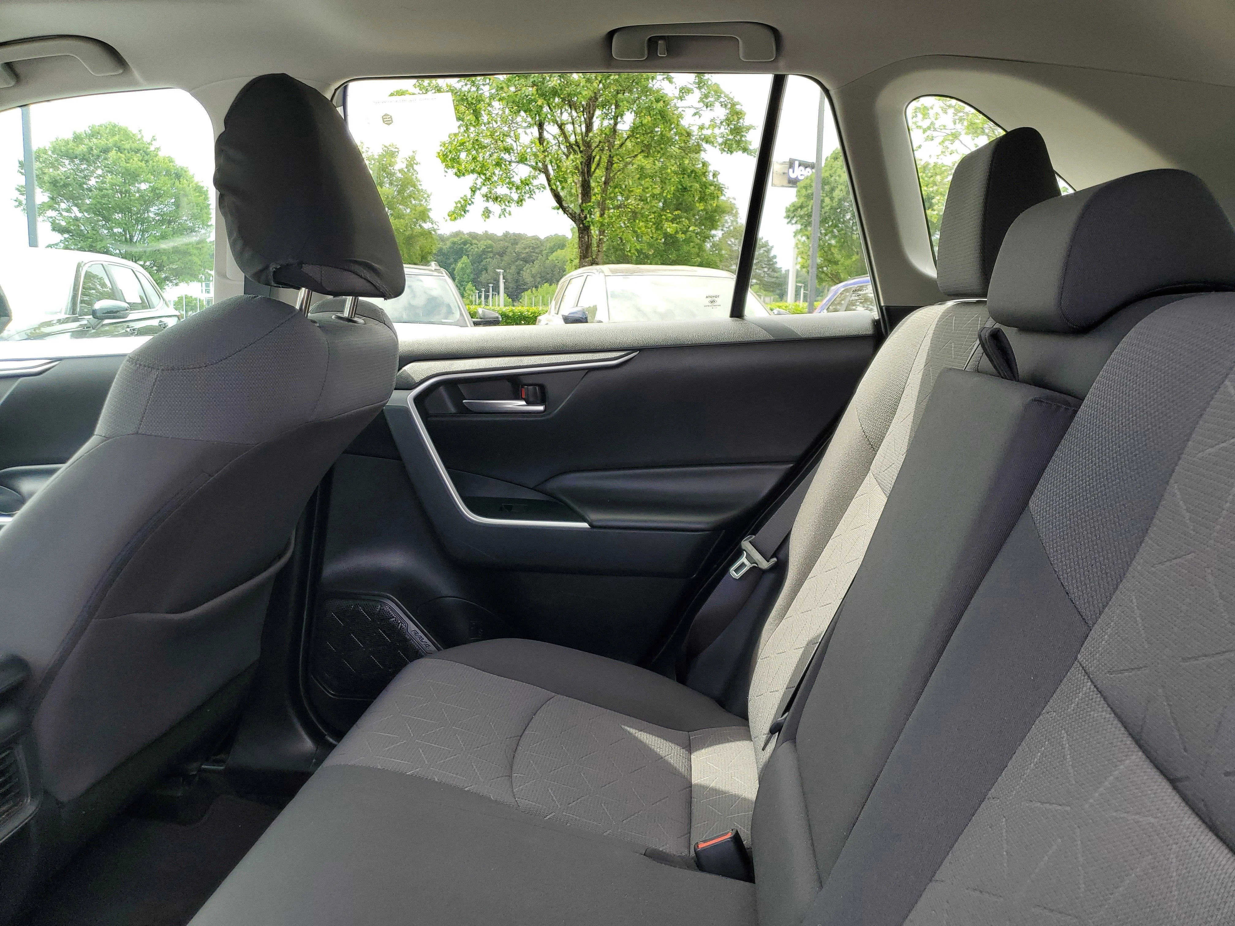 Used 2019 Super White Toyota XLE image 10