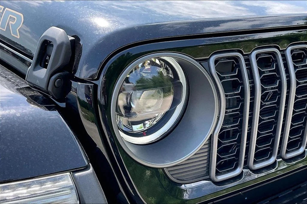 New 2026 Jeep Wrangler 4D Sport Utility