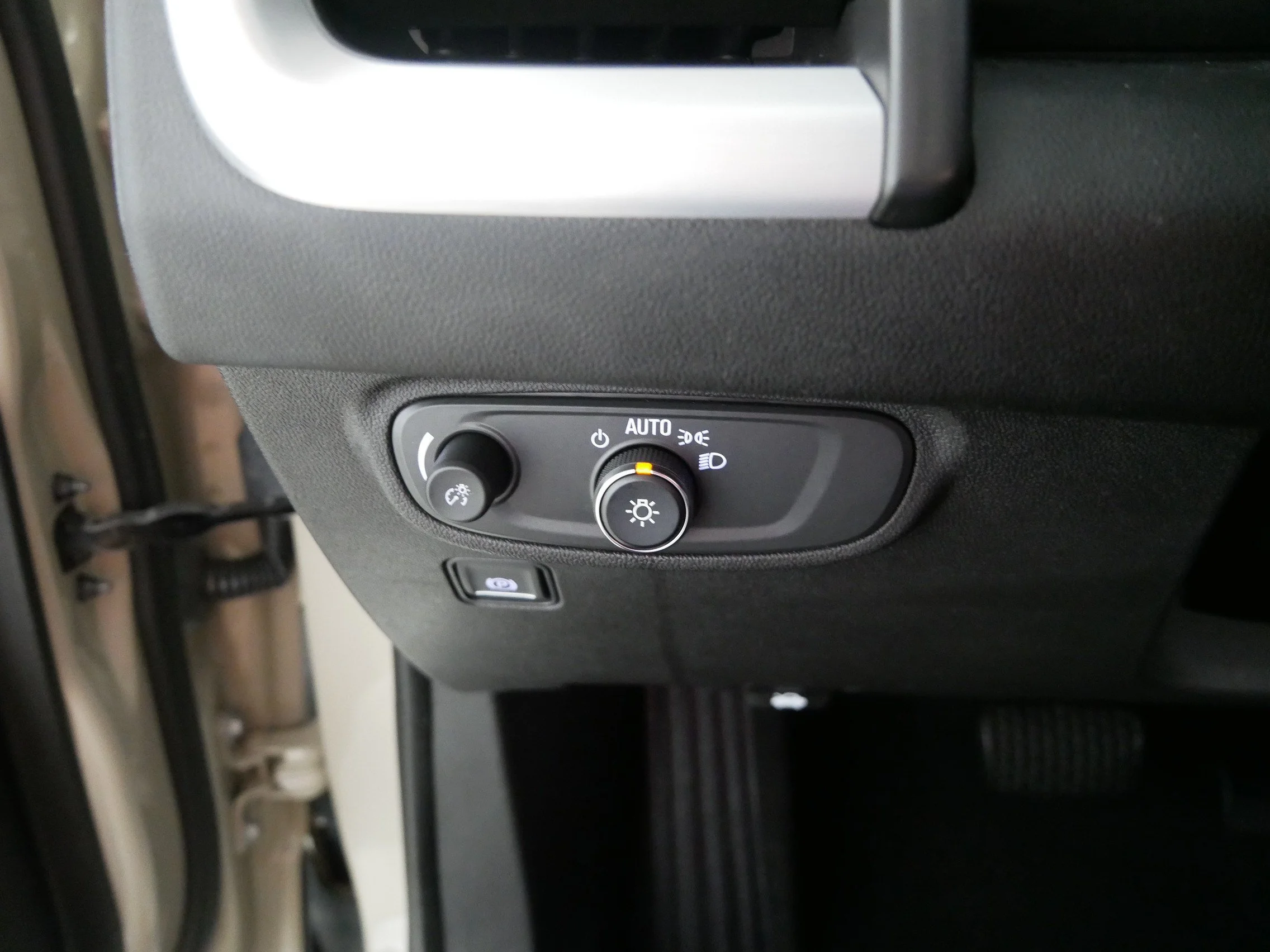 Used 2023 Desert Sand Metallic GMC SLE image 26