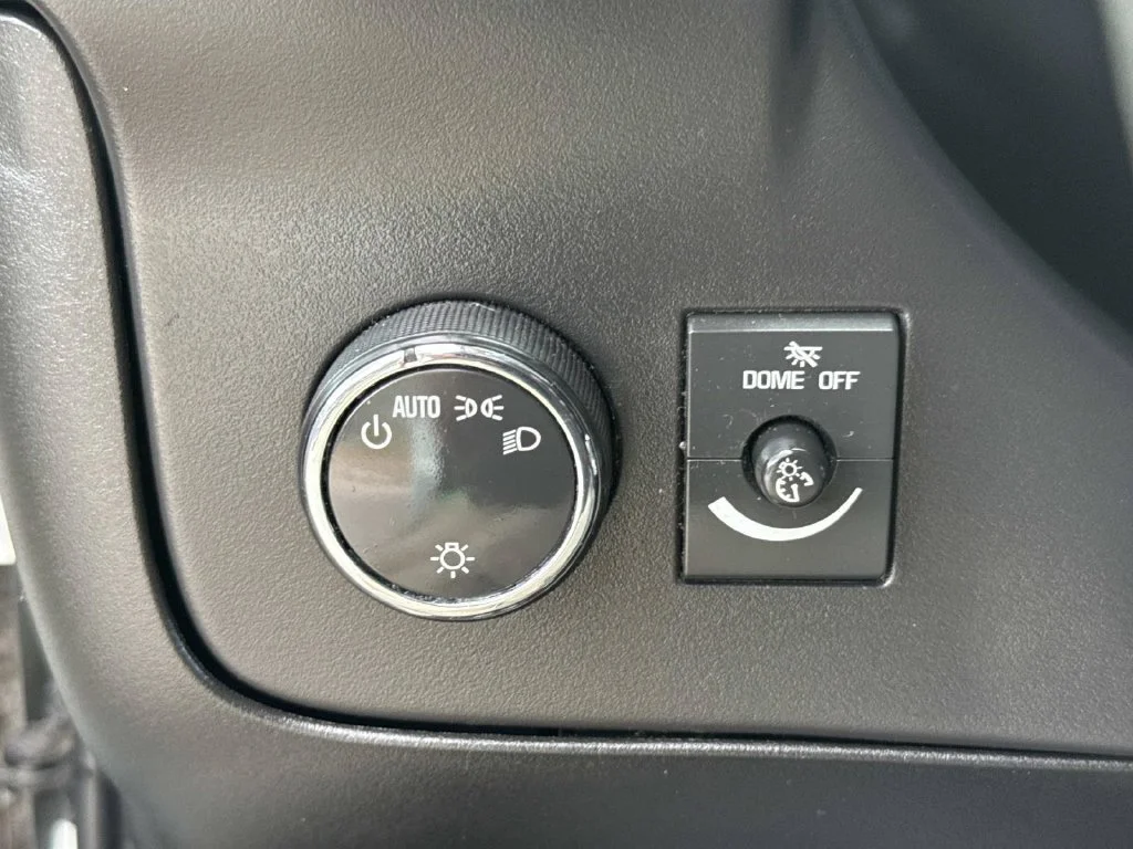 Used 2016 White Chevrolet LT image 35