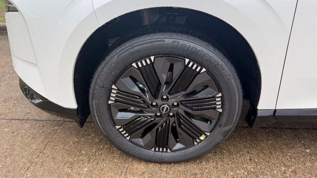 New 2026 Everest White Pearl Tricoat Nissan Platinum image 32