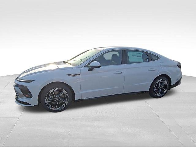 New 2026 White Hyundai SEL Sport image 4