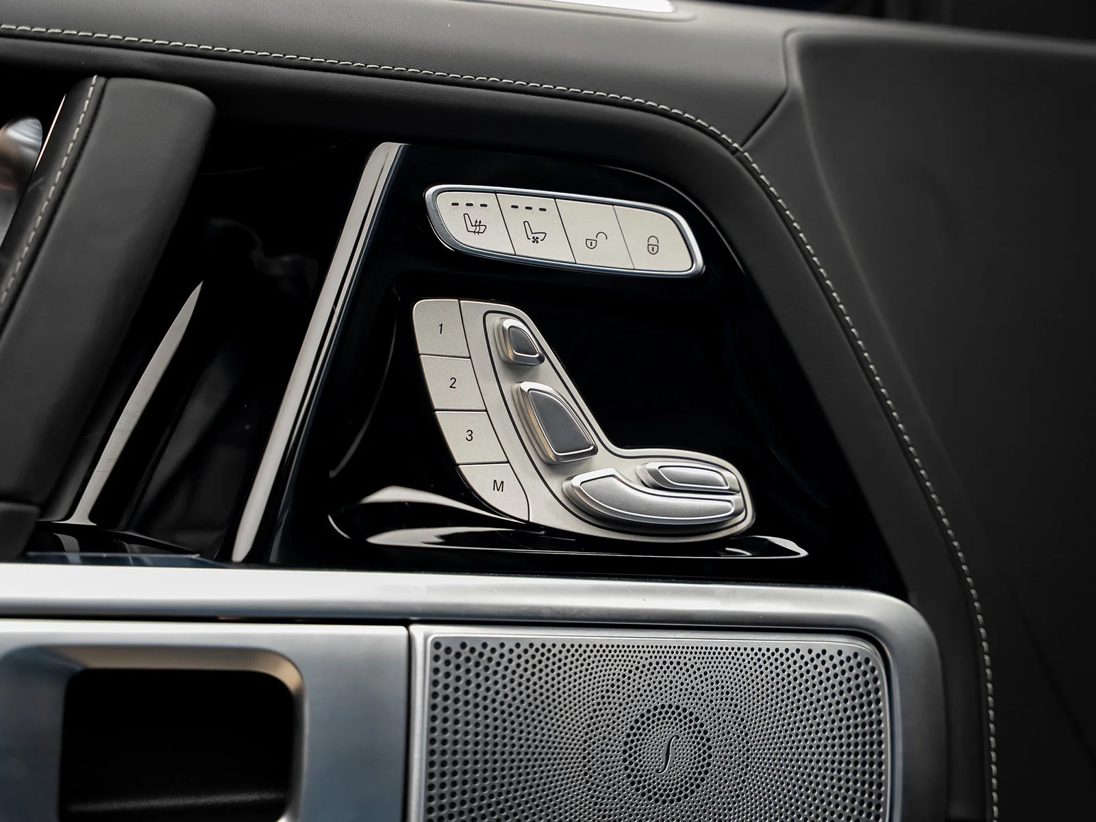 Used 2025  Mercedes-Benz G 580 image 63