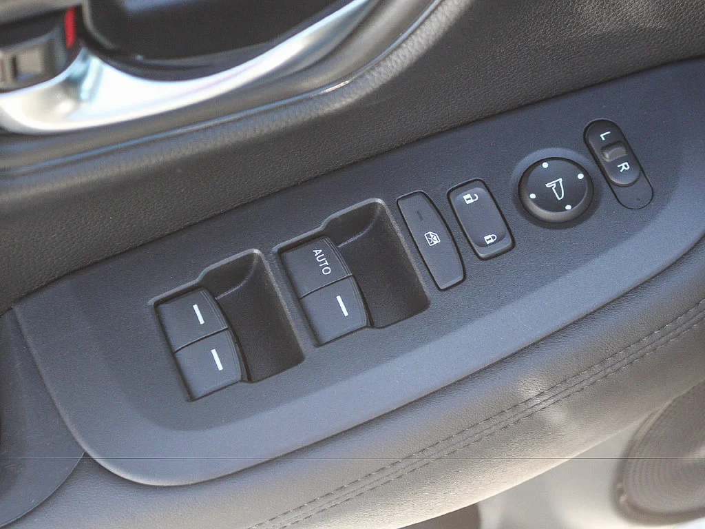 2025 Honda HR-V LX - Photo 21