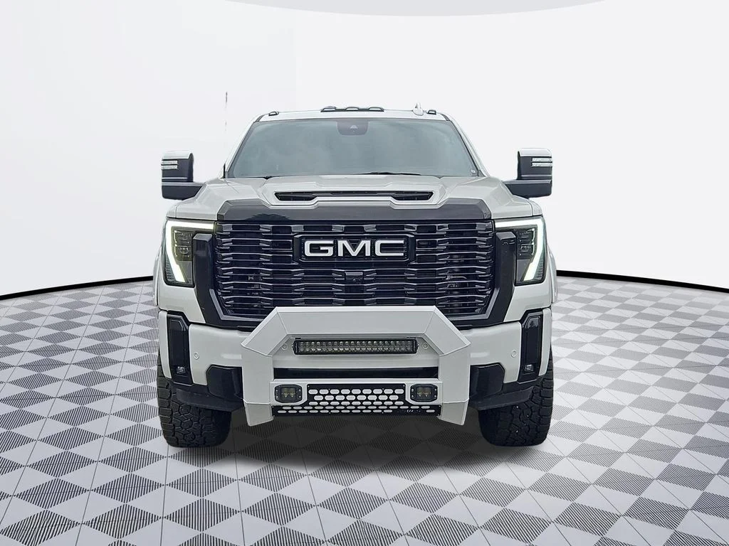 Used 2024 White Frost GMC Denali Ultimate image 9