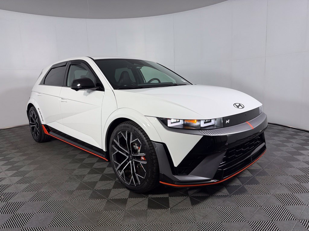 Used 2025 White Hyundai Base image 4