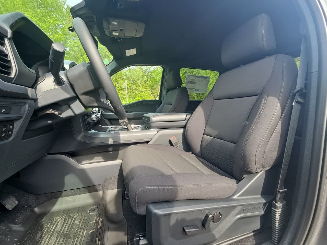 New 2026 Carbonized Gray Metallic Ford XLT image 12