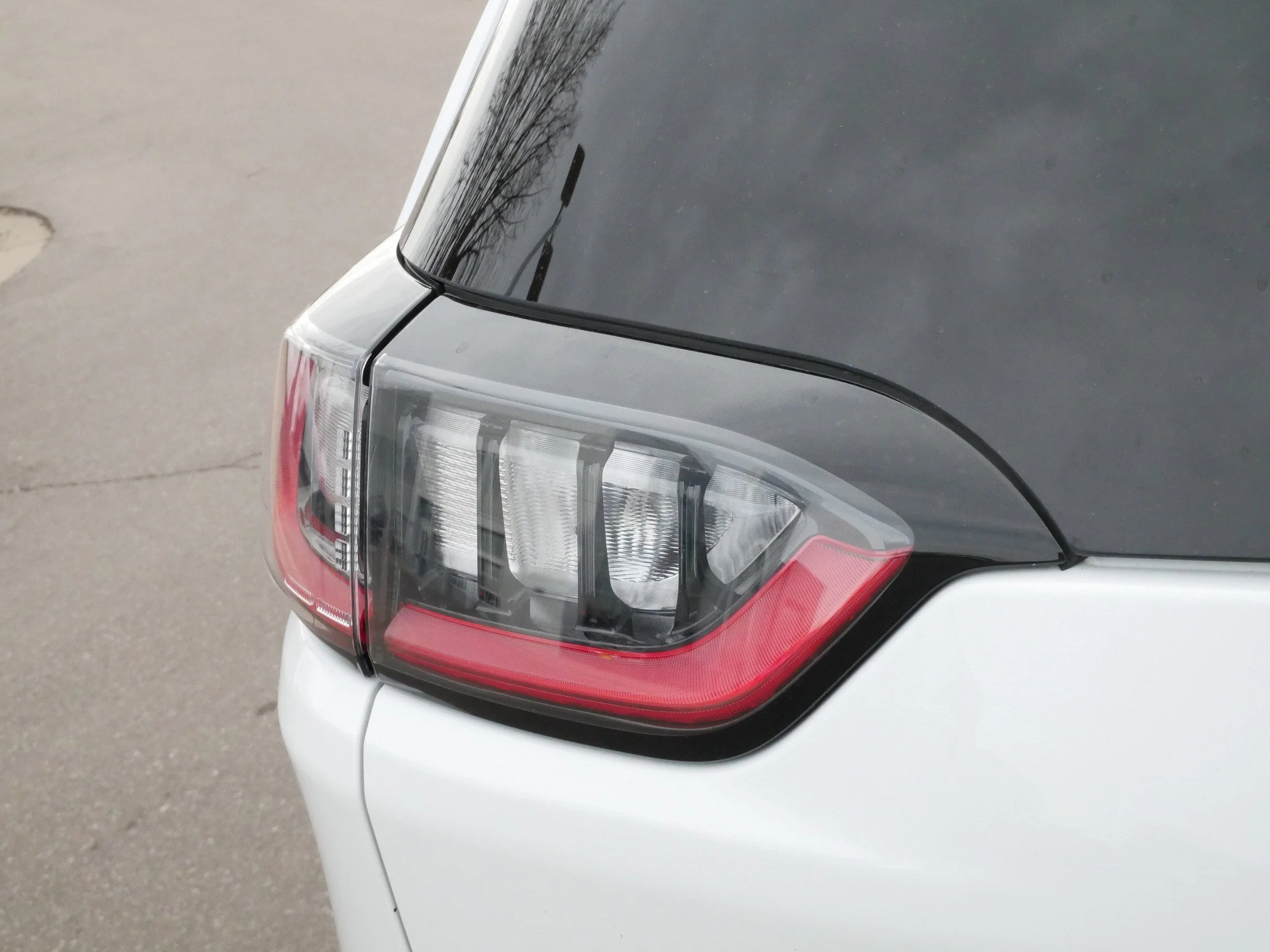 Used 2022 Bright White Clearcoat Jeep Limited image 17