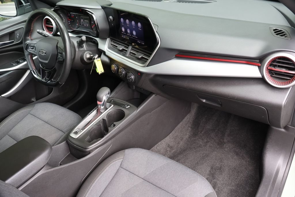 Used 2024 Green Chevrolet 1RS image 39