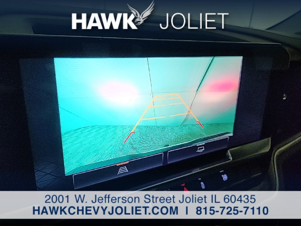 Used 2022 White GMC Elevation image 17