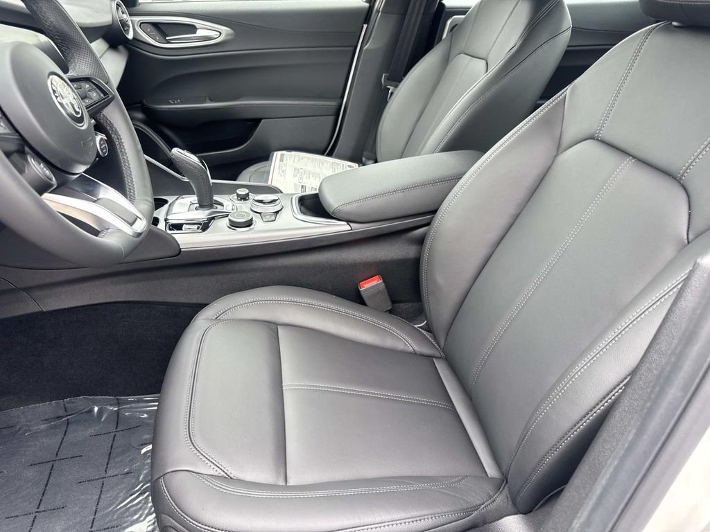 2026 Alfa Romeo Giulia Base - Photo 20