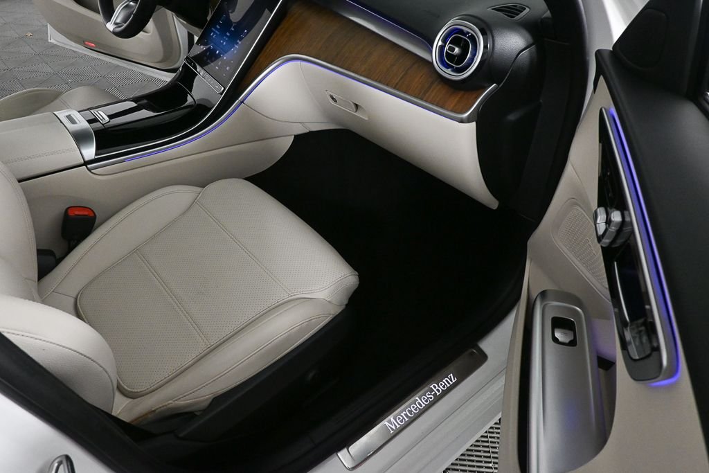 Used 2022  Mercedes-Benz C 300 image 21