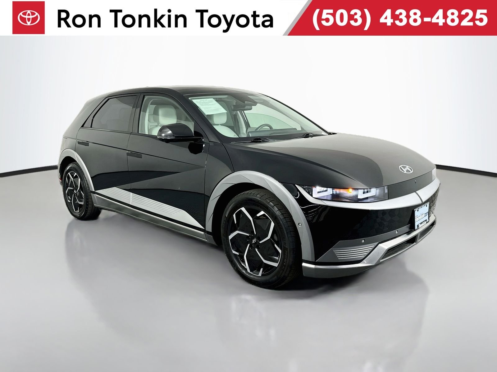 Used 2024 Abyss Black Hyundai Limited image 1