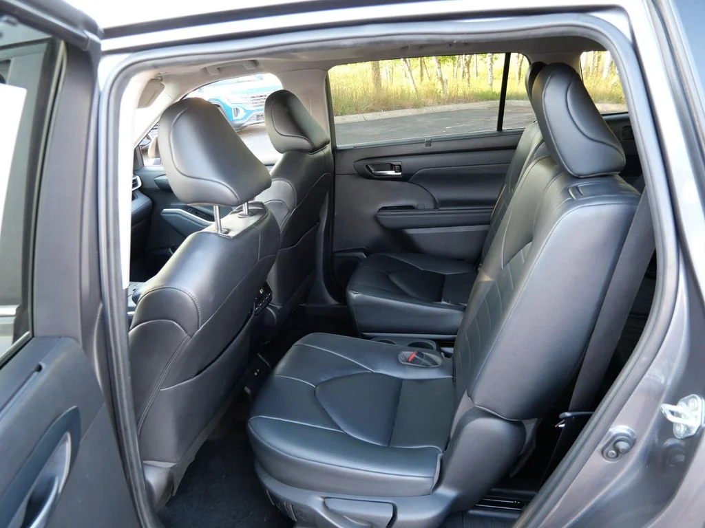 2023 Toyota Highlander XLE - Photo 11