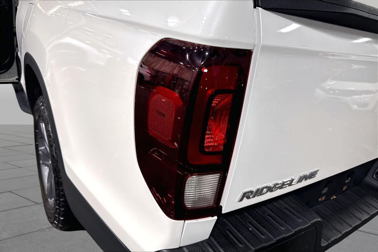 Used 2022 Platinum White Pearl Honda RTL-E image 29