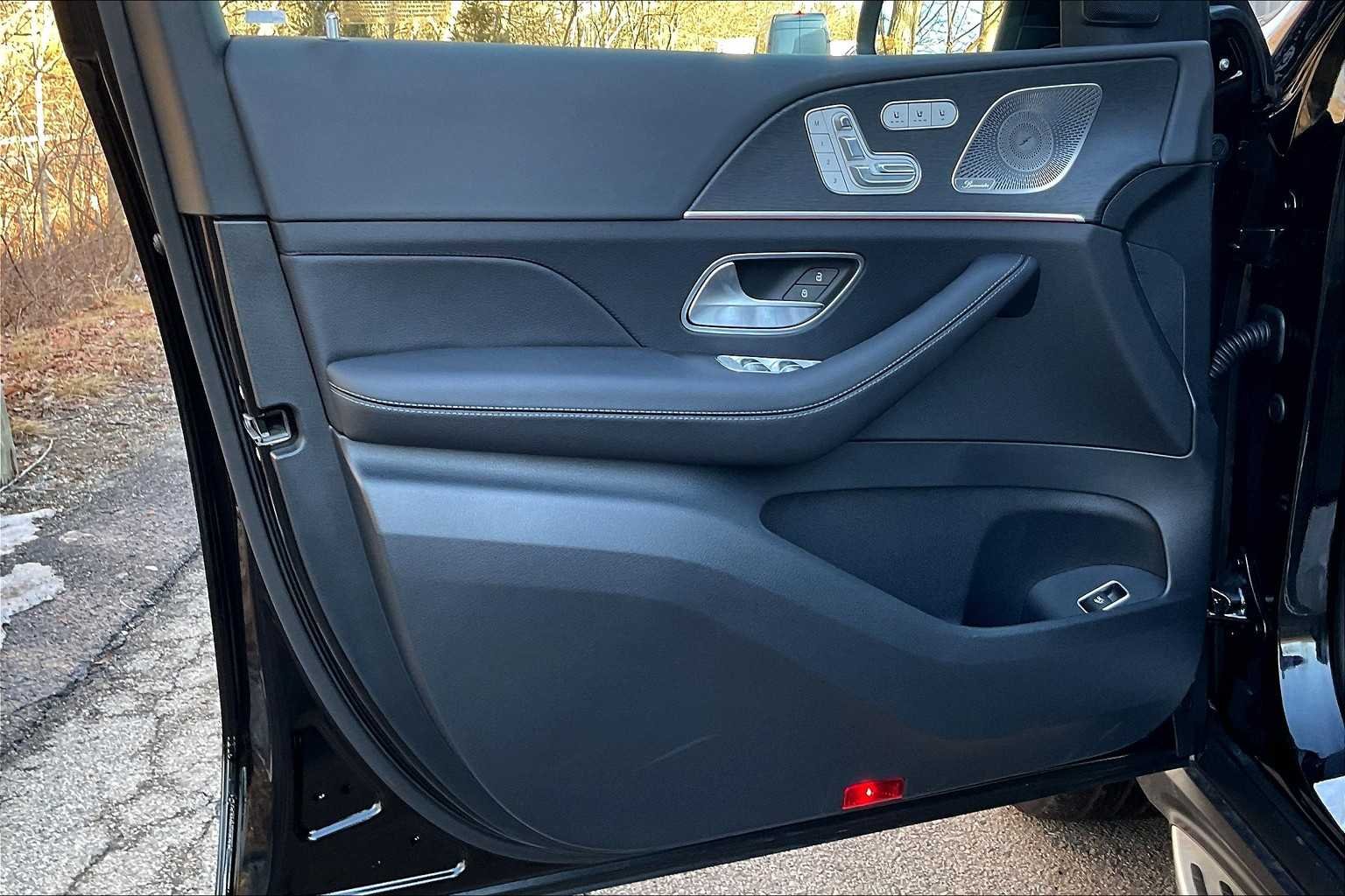 2025 Mercedes-Benz GLE GLE450 - Photo 12