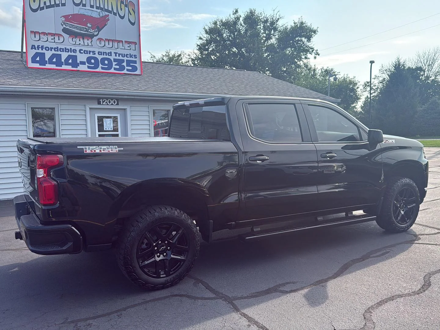 Used 2021 BLACK Chevrolet LT Trail Boss image 8