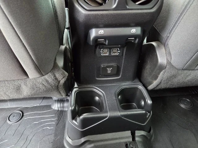Certified Used 2019 Silver Jeep Unlimited Sahara image 15