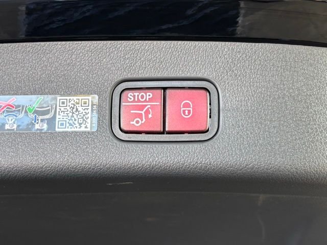 Used 2026 Black Mercedes-Benz GLC 300 image 28
