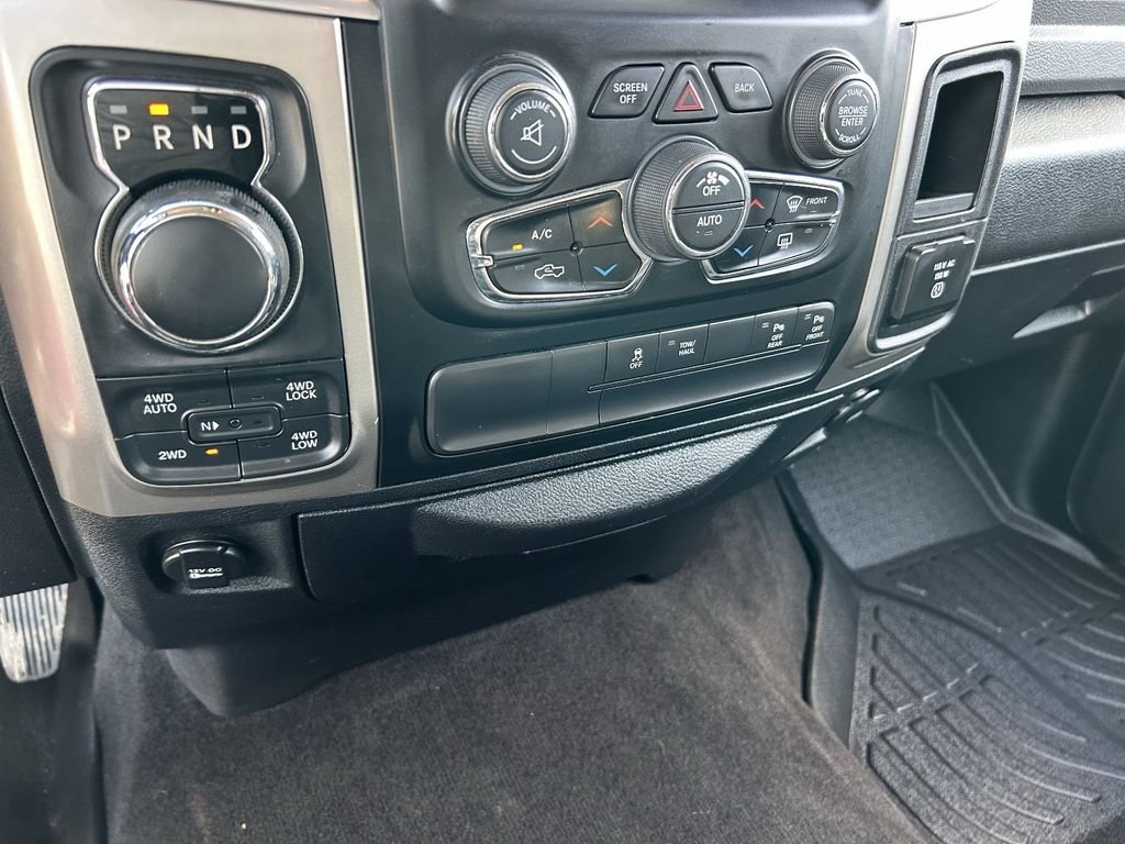 Used 2017 Silver Ram Big Horn image 29