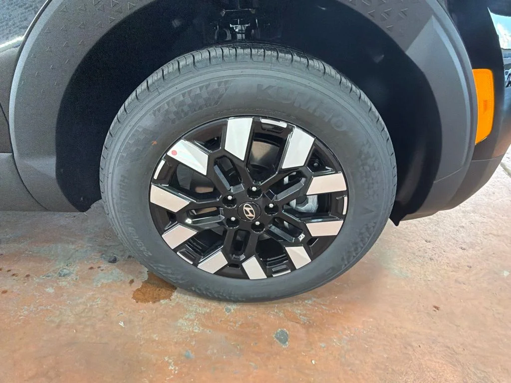 New 2027 Phantom Black Hyundai SE image 10