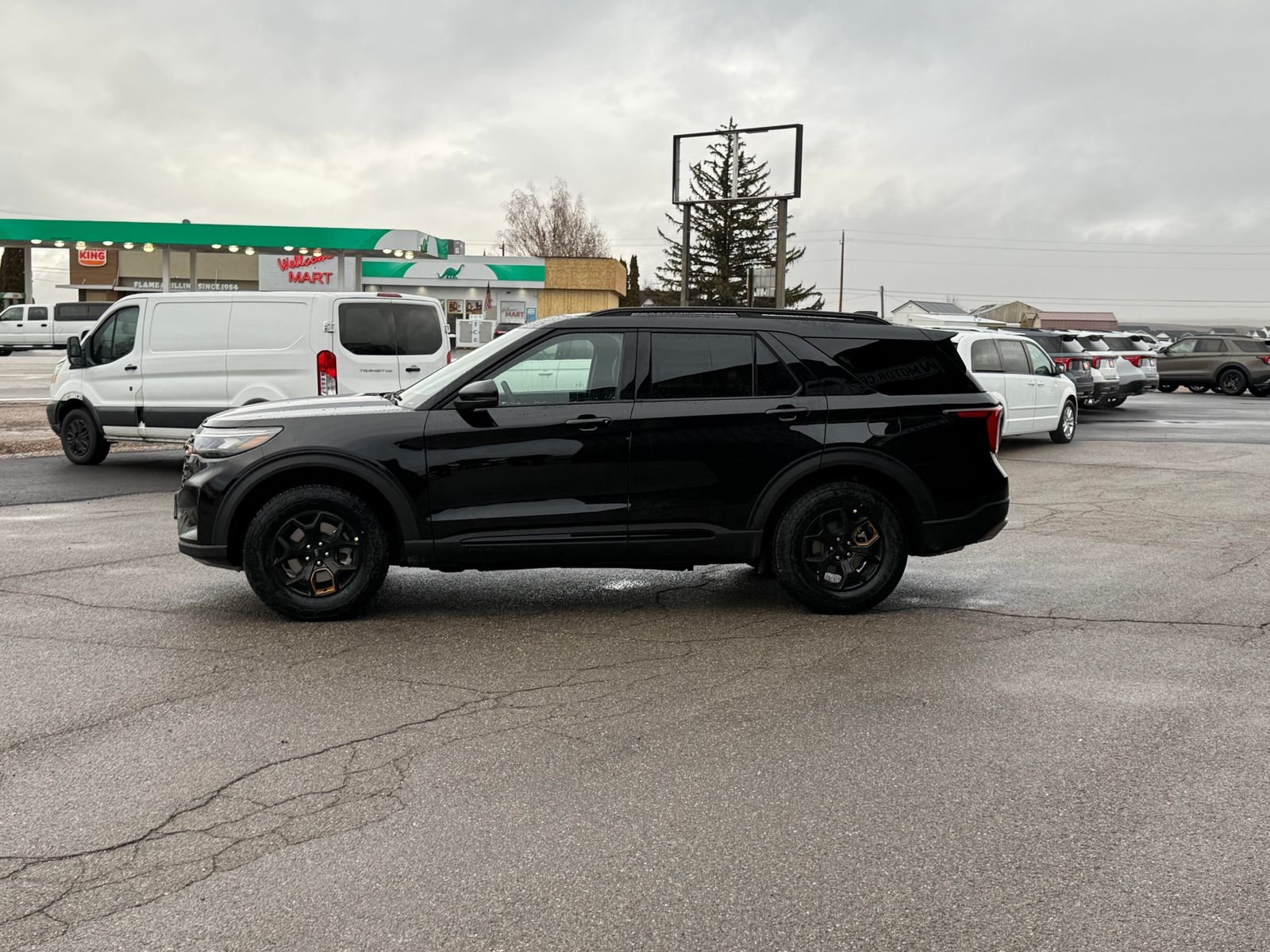 New 2026 Agate Black Metallic Ford Tremor® image 10