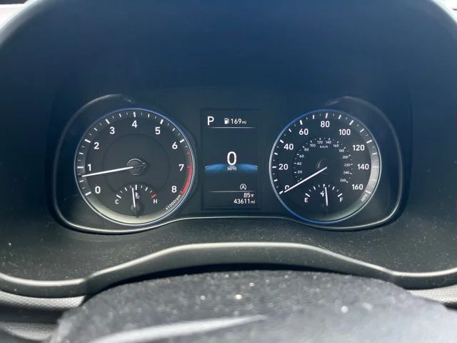 Used 2023 Silver Hyundai SEL image 8