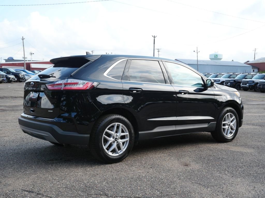 Used 2024 Black Ford SEL image 6