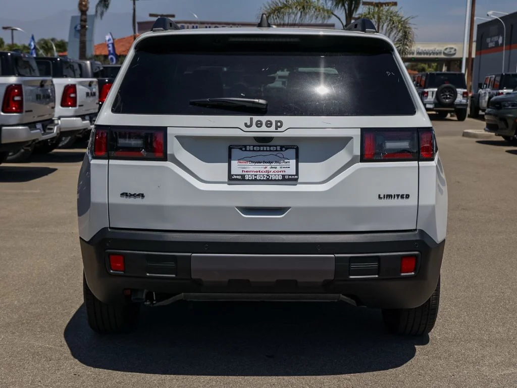 New 2026 Bright White Clear-Coat Exterior Paint Jeep Limited image 5