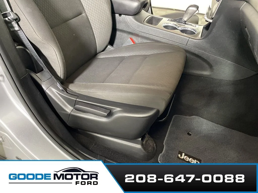 2021 Jeep Grand Cherokee Laredo E - Photo 23