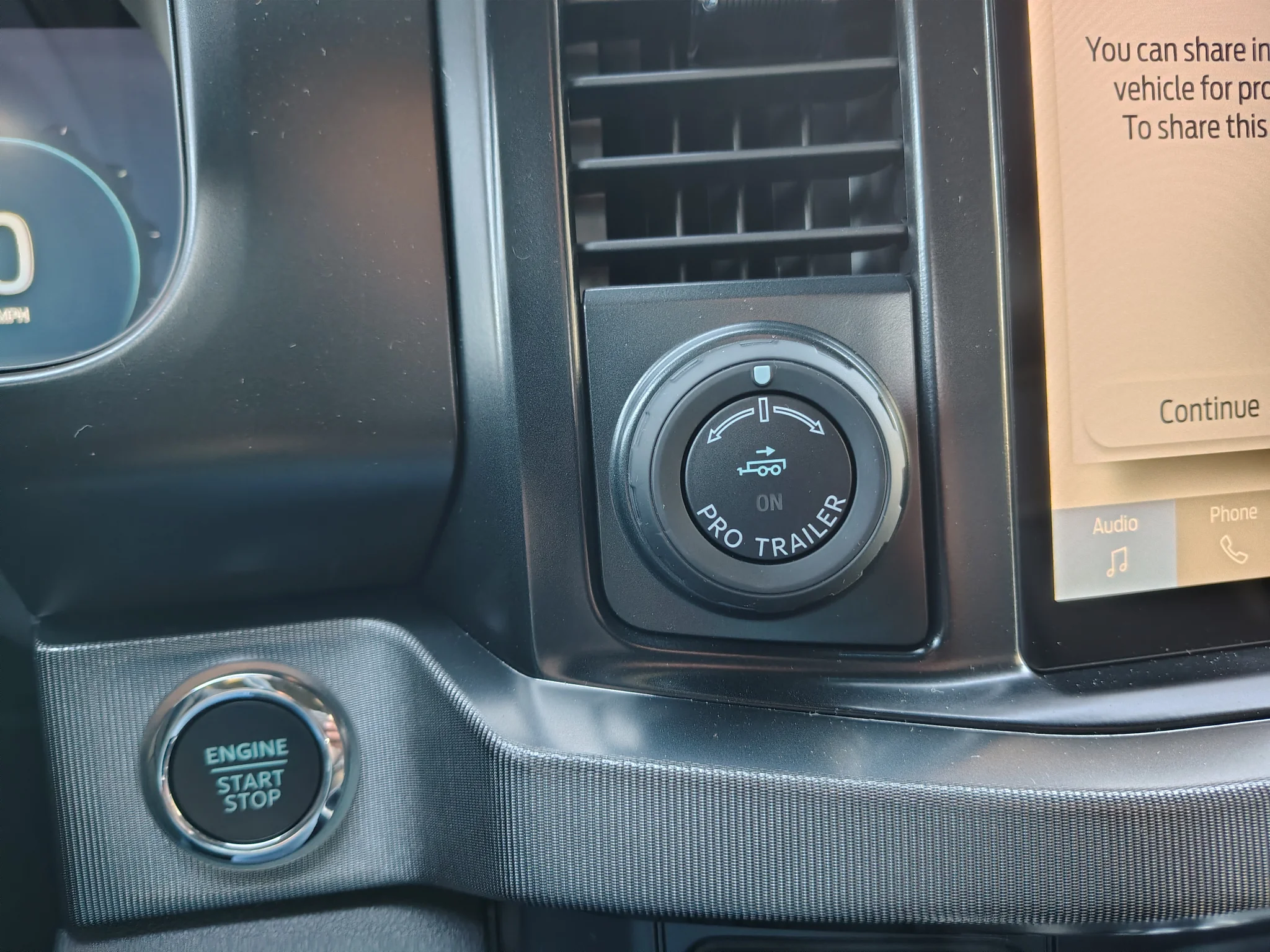 New 2027 Glacier Gray Metallic Tri-Coat Ford F-350® Platinum® image 27