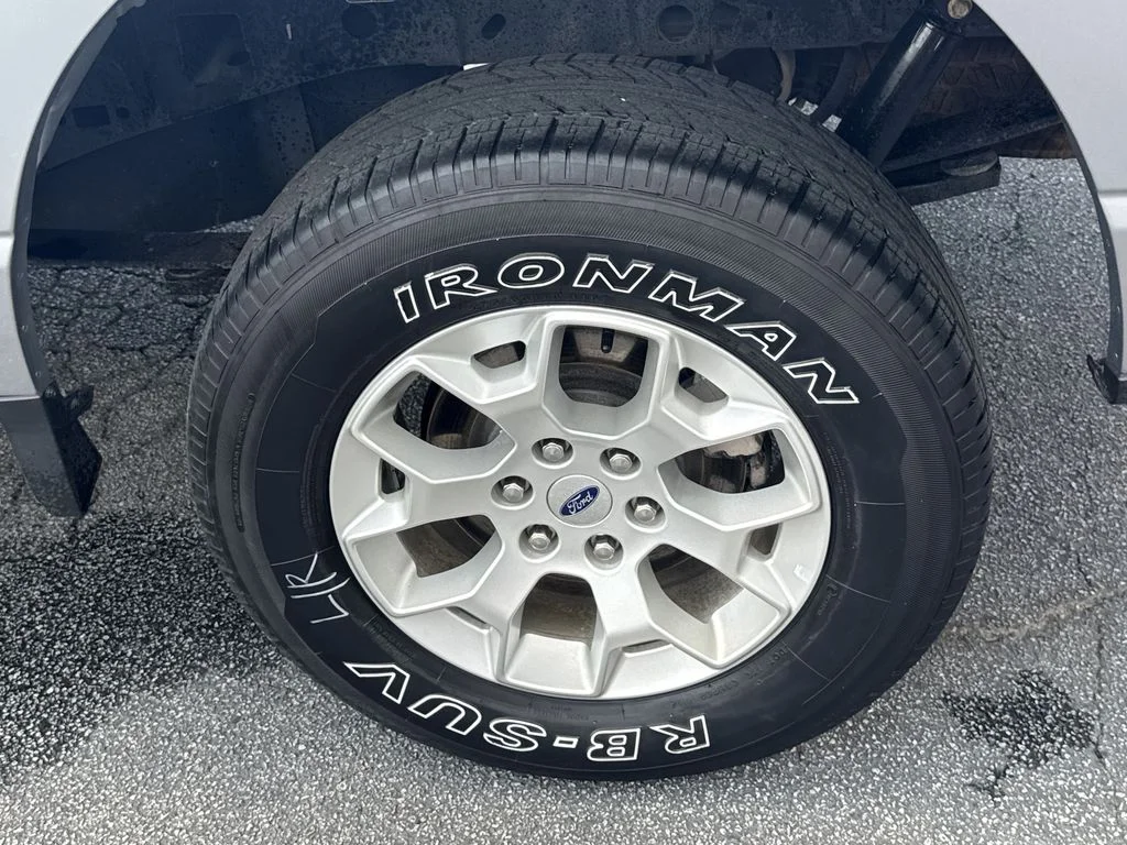 Used 2023 Silver Ford XLT image 18