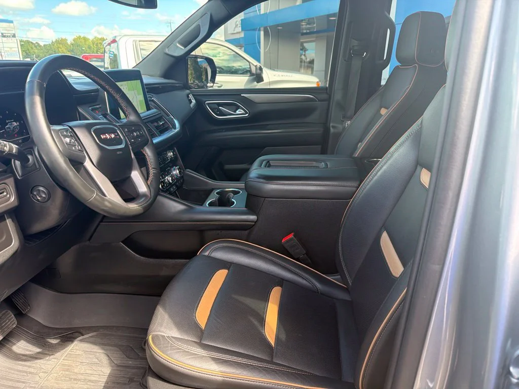Used 2024 Sterling Metallic GMC AT4 image 30