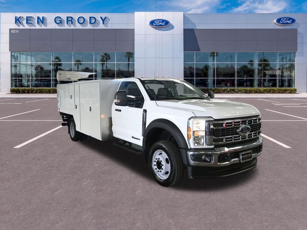 2025 Ford F-550 Super Duty Chassis Cab