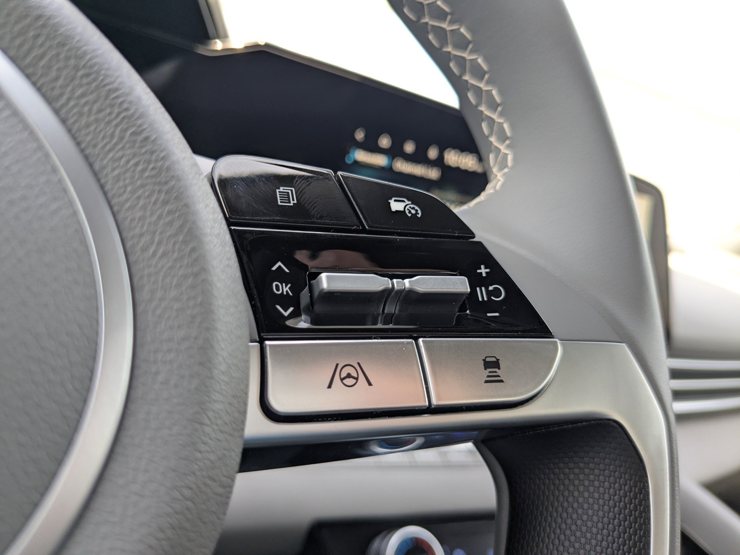 2025 Hyundai Elantra SEL - Photo 19