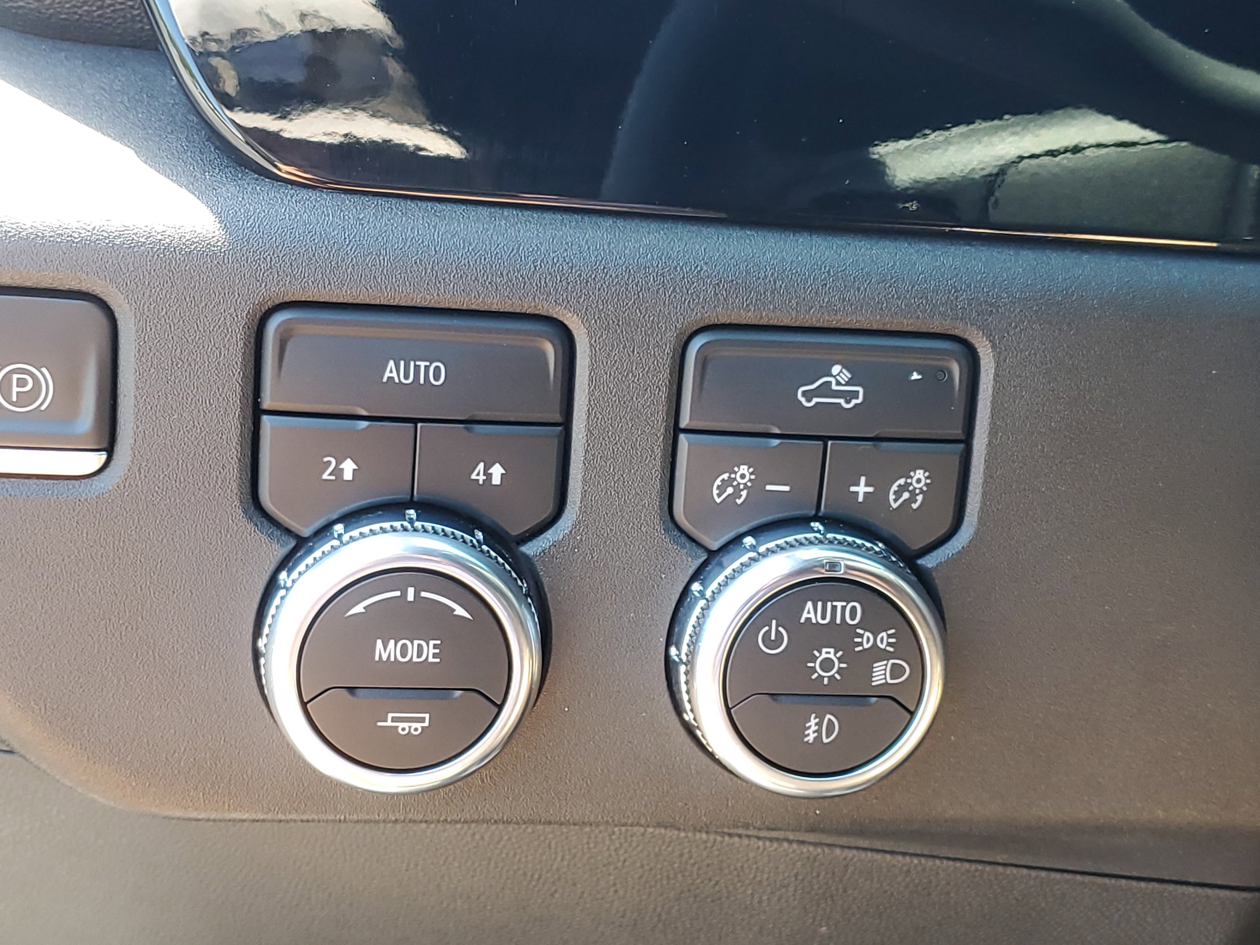 Used 2023 Deep Bronze Metallic GMC Elevation image 22