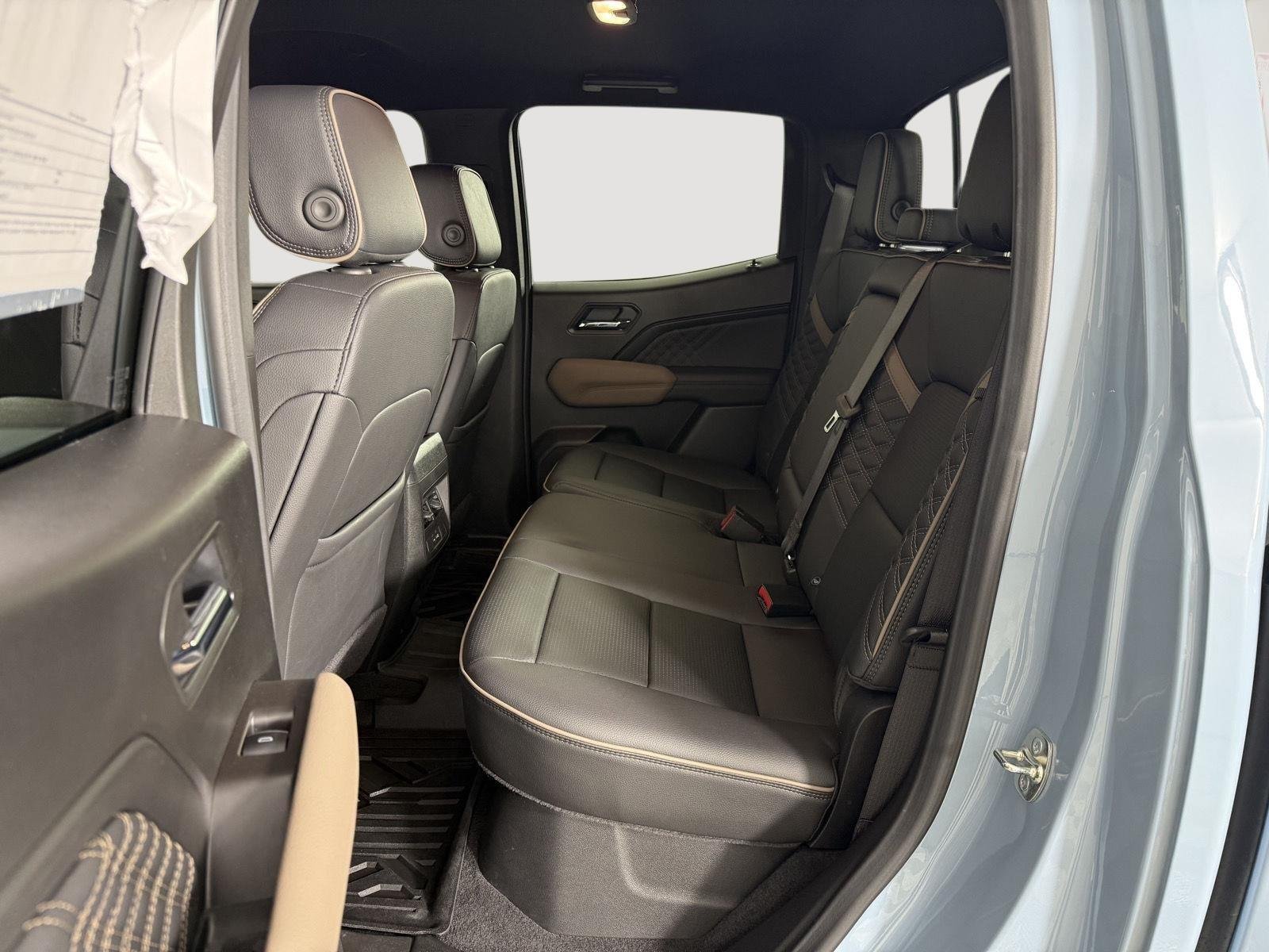 Used 2026 Glacier Metallic GMC 4WD Denali image 5