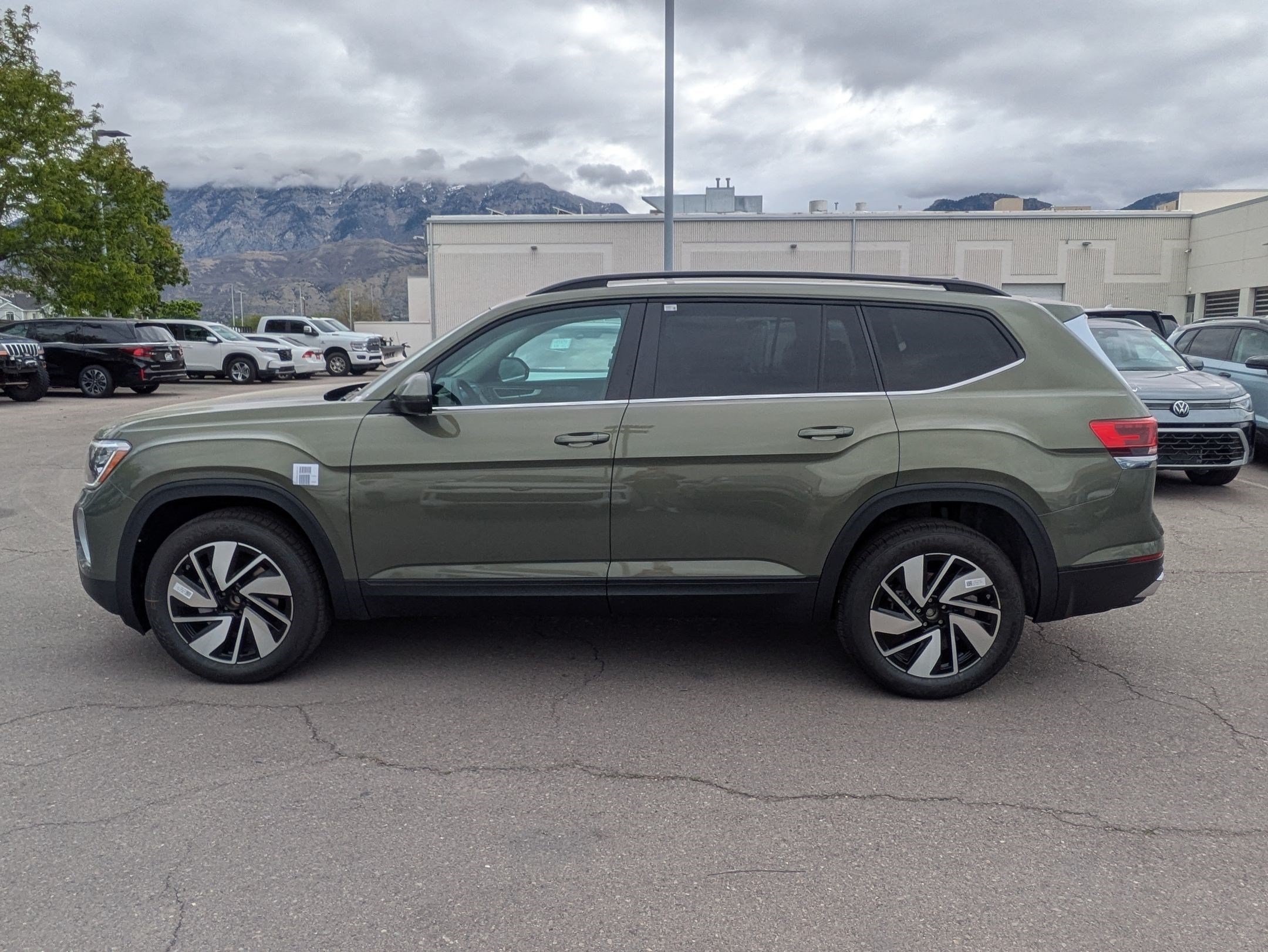 New 2026 Avocado Green Pearl Volkswagen 2.0T SE w/Technology image 7