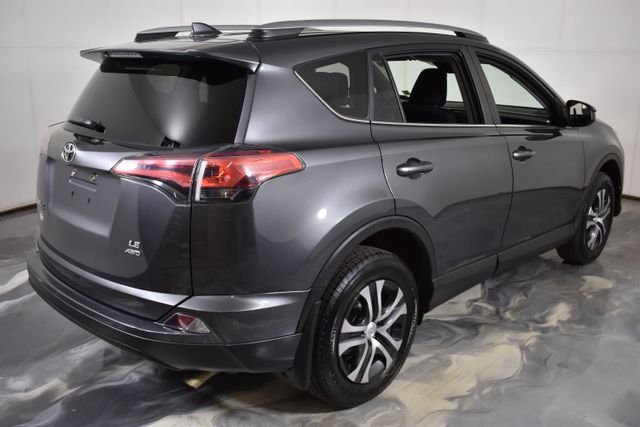 Used 2018 Gray Toyota LE image 6
