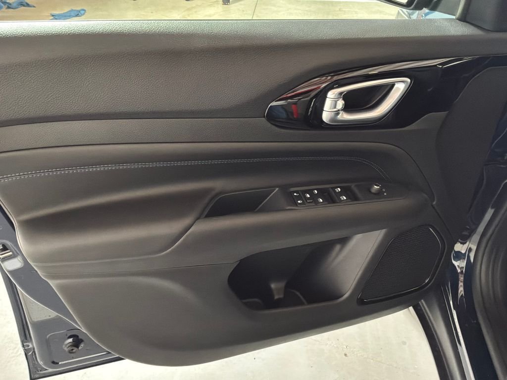 New 2026 Fathom Blue Pearl Coat Jeep Latitude image 10