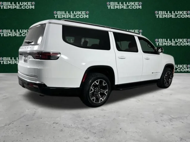 2023 Jeep Wagoneer L Series III - Photo 8