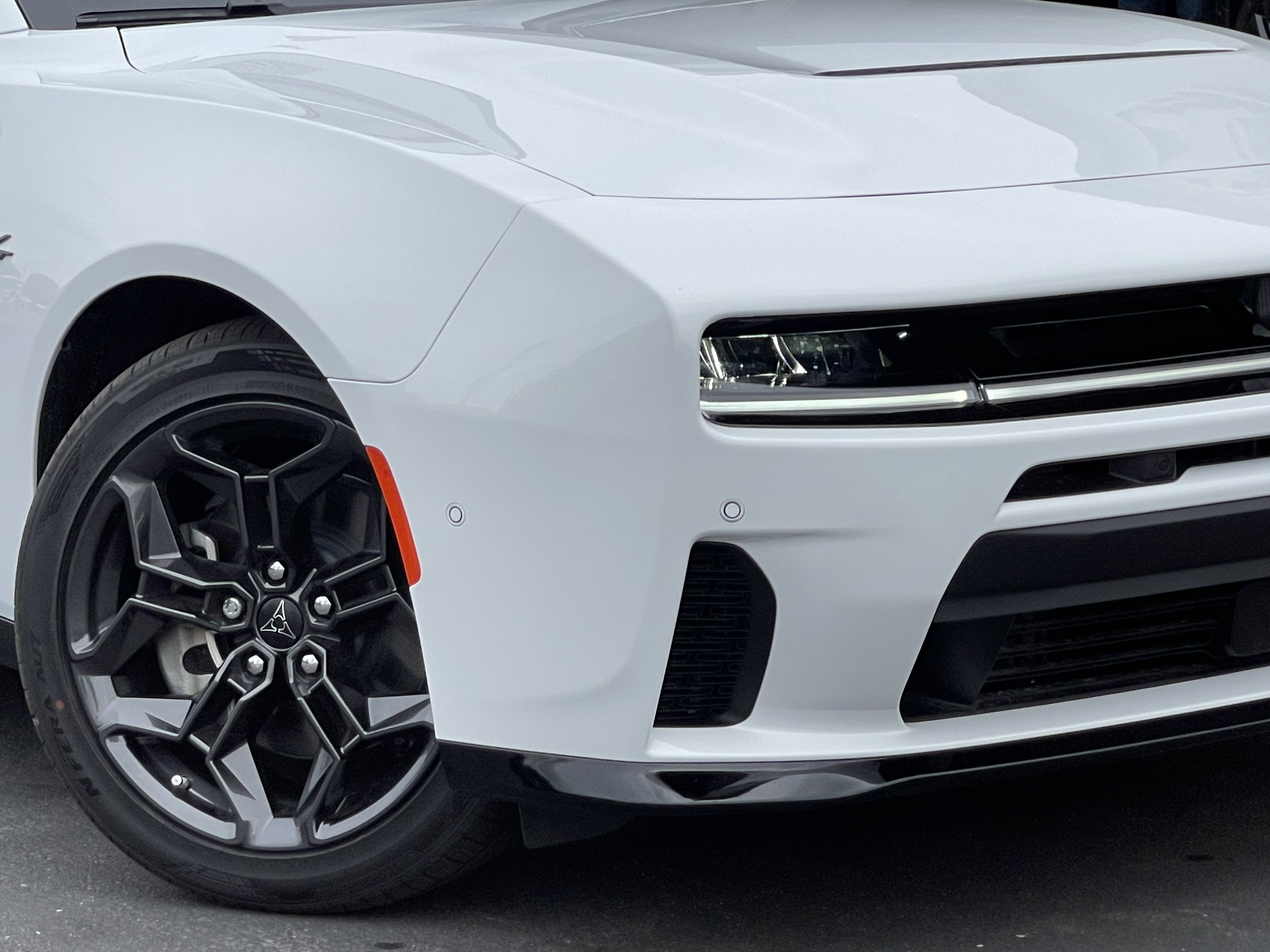 New 2026 White Knuckle Exterior Paint Dodge R/T image 3