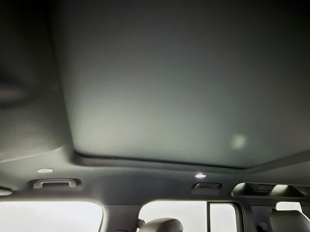 New 2026 Fuji White LAND ROVER X-Dynamic SE image 22